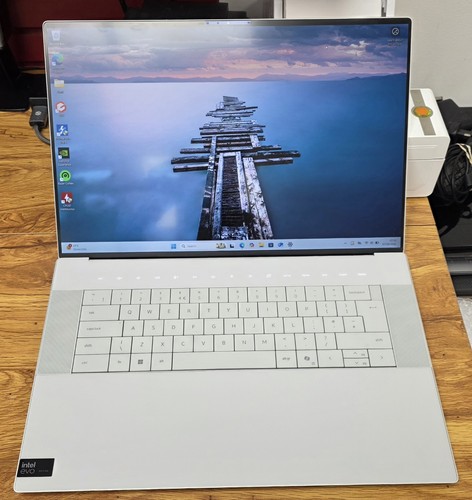 Dell xps 9640 ultra 155h - 16, 7